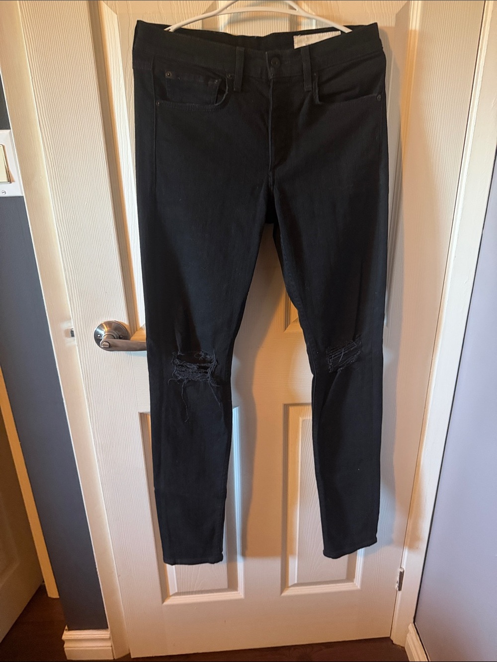 Black Distressed Skinny Jeans - Knee Rips